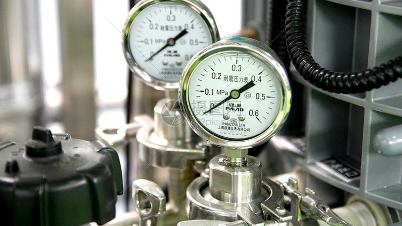 雷达液位计与超声波液位计：抗干扰能力的较量
